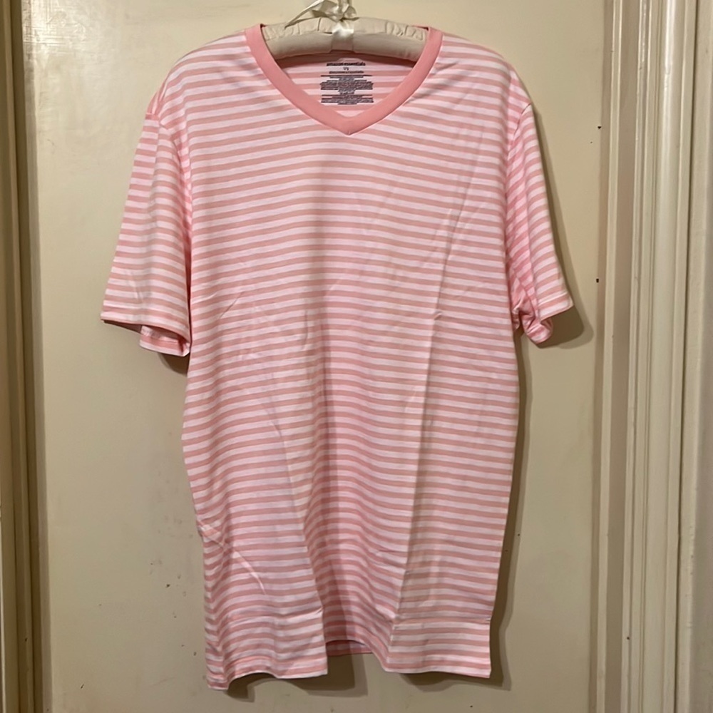 NWOT Amazon Essentials Women's Slim-Fit Short-Sleeve V-Neck T-Shirt Large